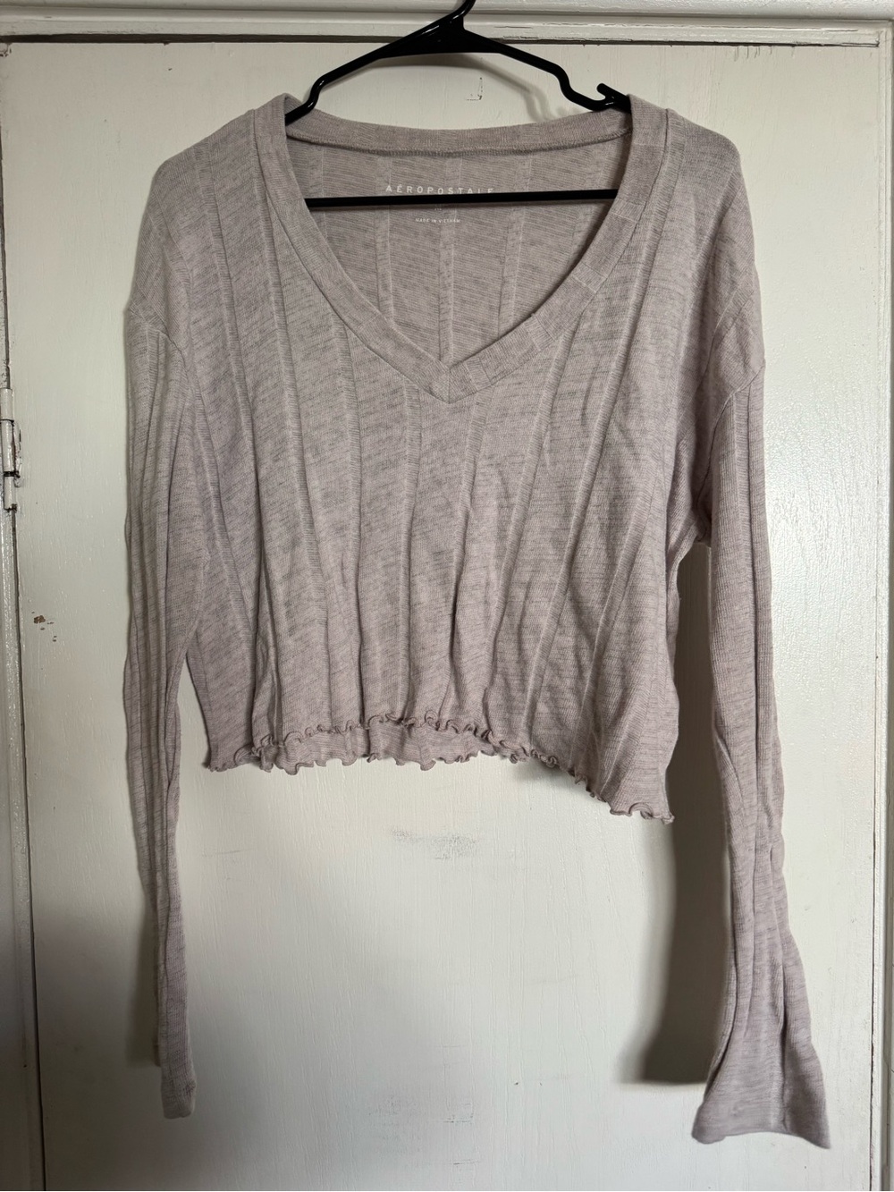 Aeropostale Light Mauve V-Neck Cropped Knit Top